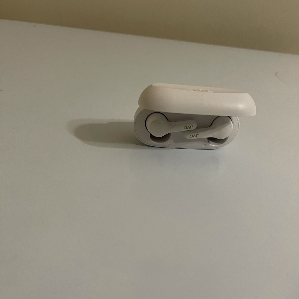 JVC earbuds, brand new, great fit, great sound